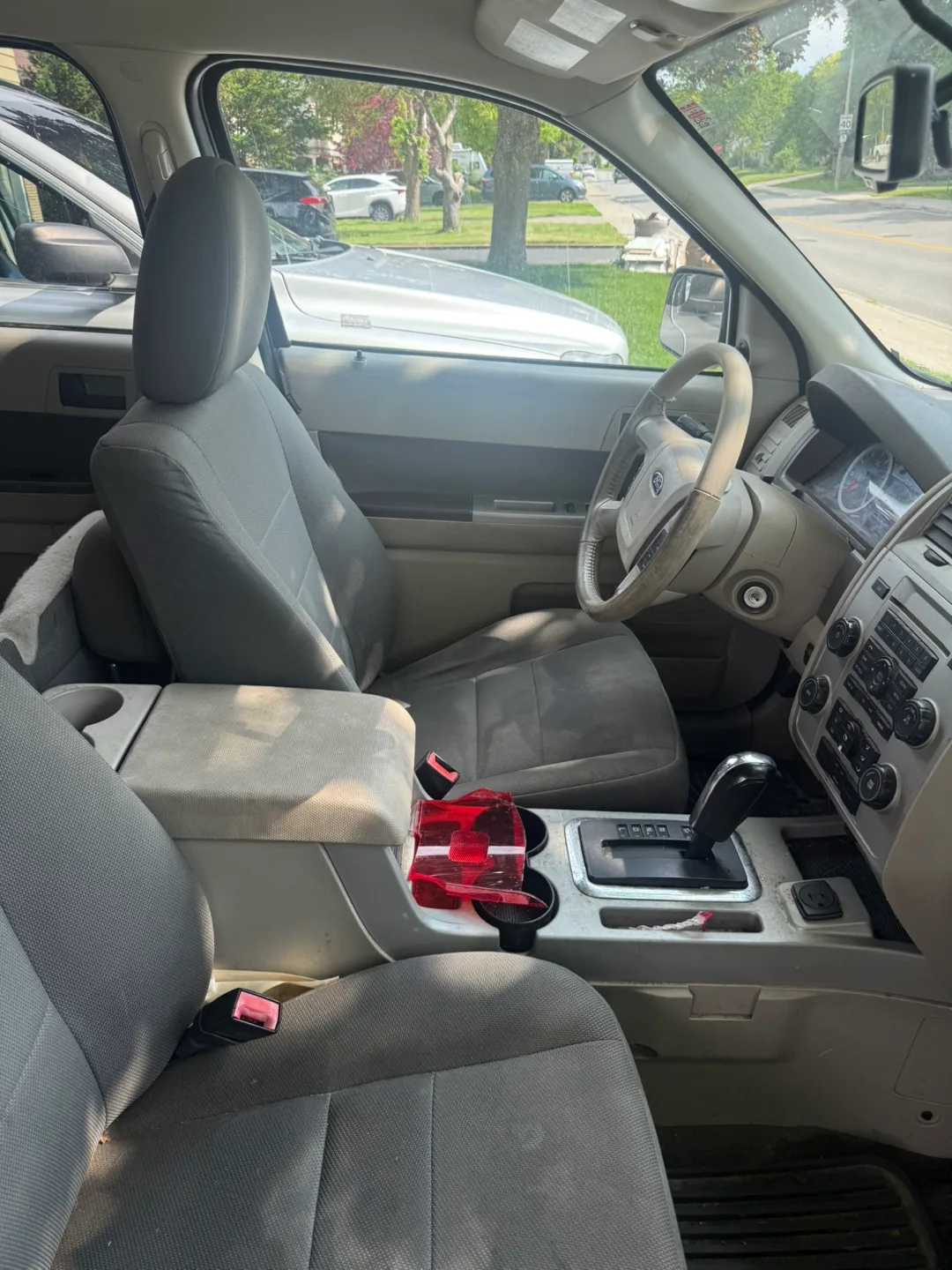 2010 White Ford Escape Hybrid image indicator(4)