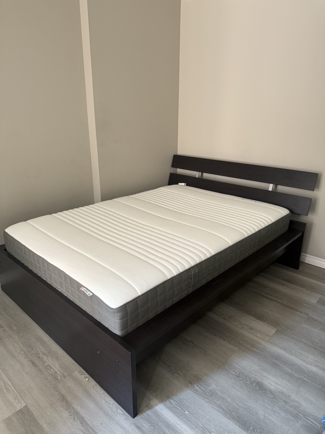 Queen Size Bed Frame - photo 2