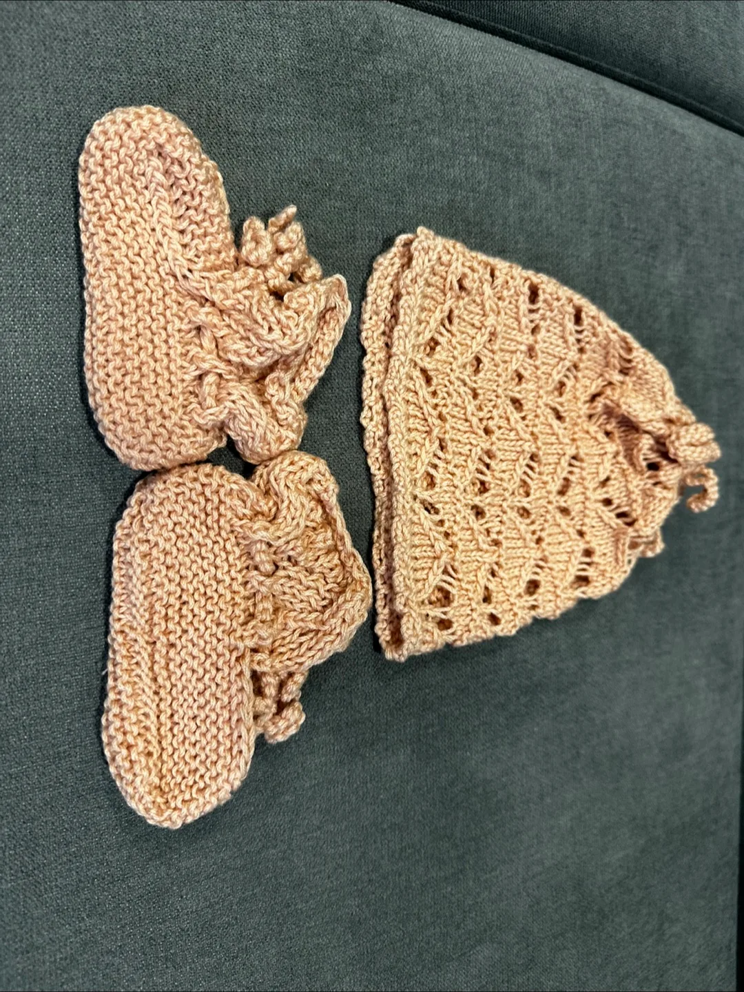 Handmade Baby Hat and Booties Set image indicator(3)