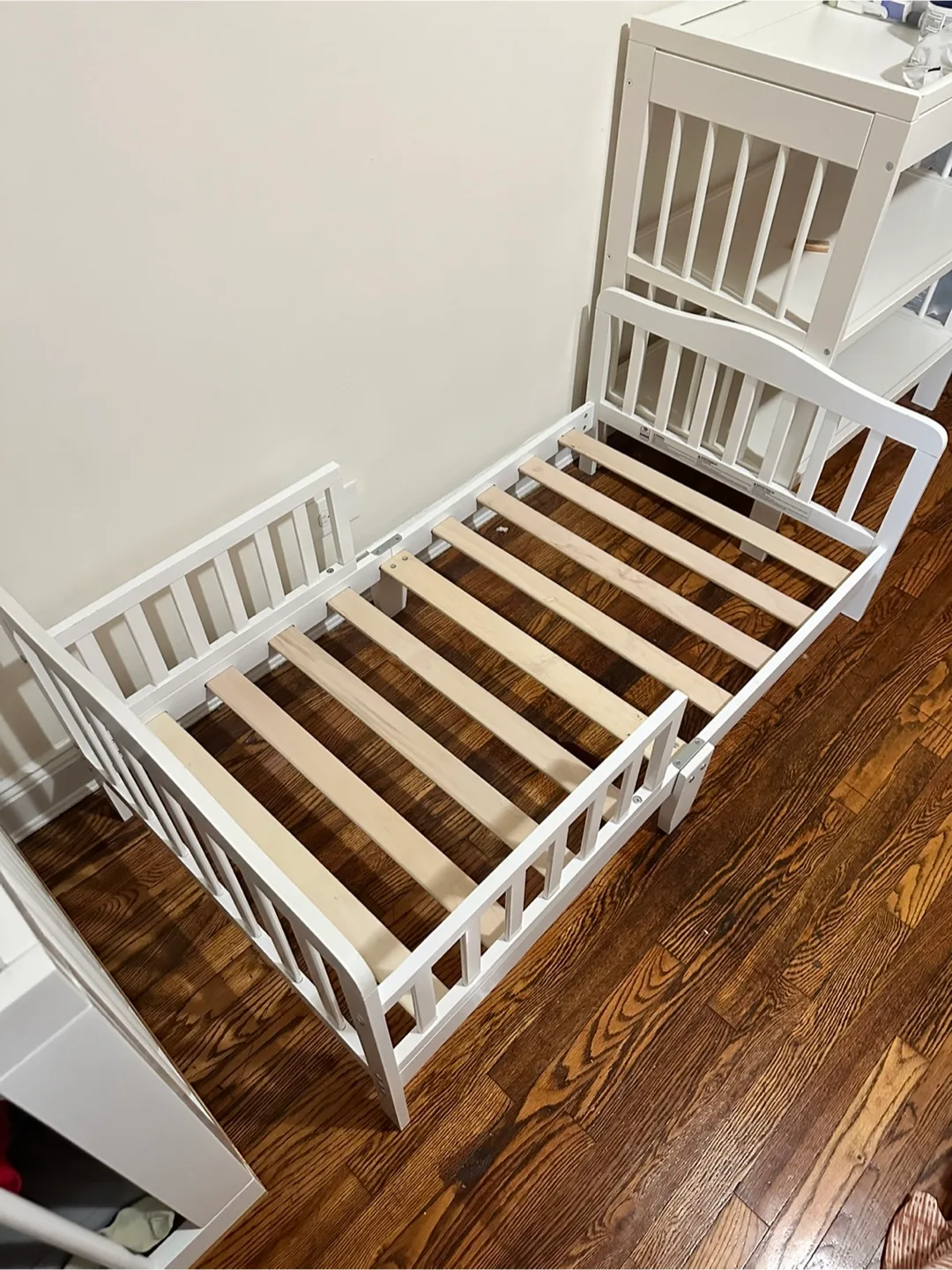 White toddler bed image indicator(3)