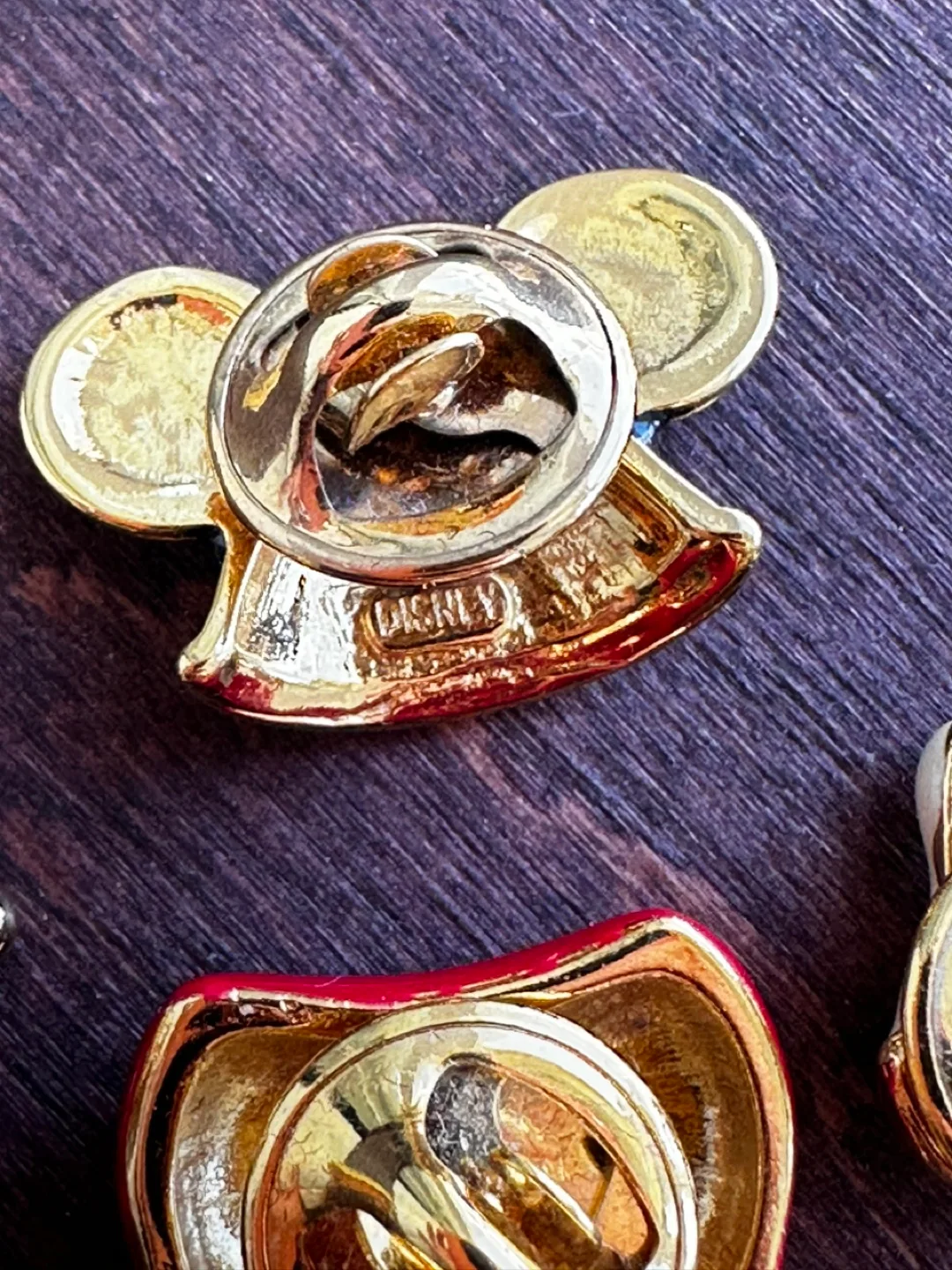 Disney Mickey Mouse Pins image indicator(4)