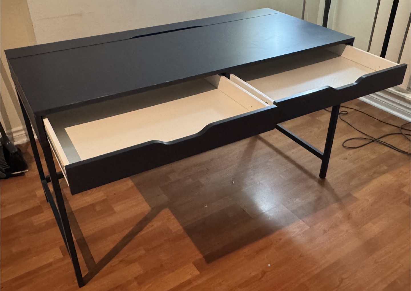 IKEA Desk (Black-Blue) - 132x58cm - photo 2