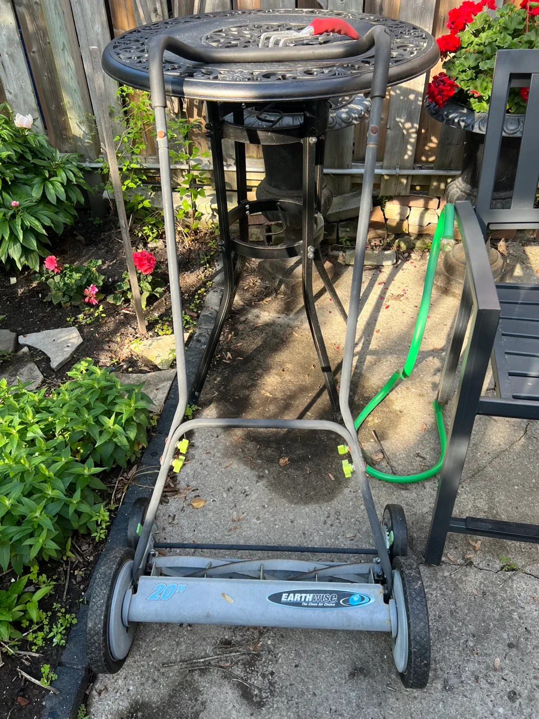 Earthwise Manual Reel Mower image indicator(2)