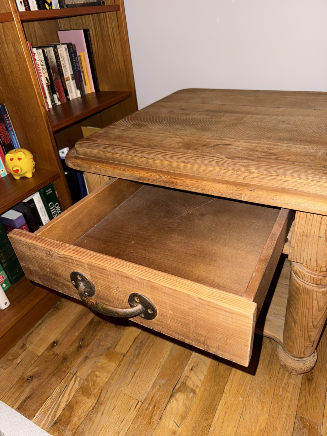 Pottery Barn ‘Hamilton’ Side Table - photo 3