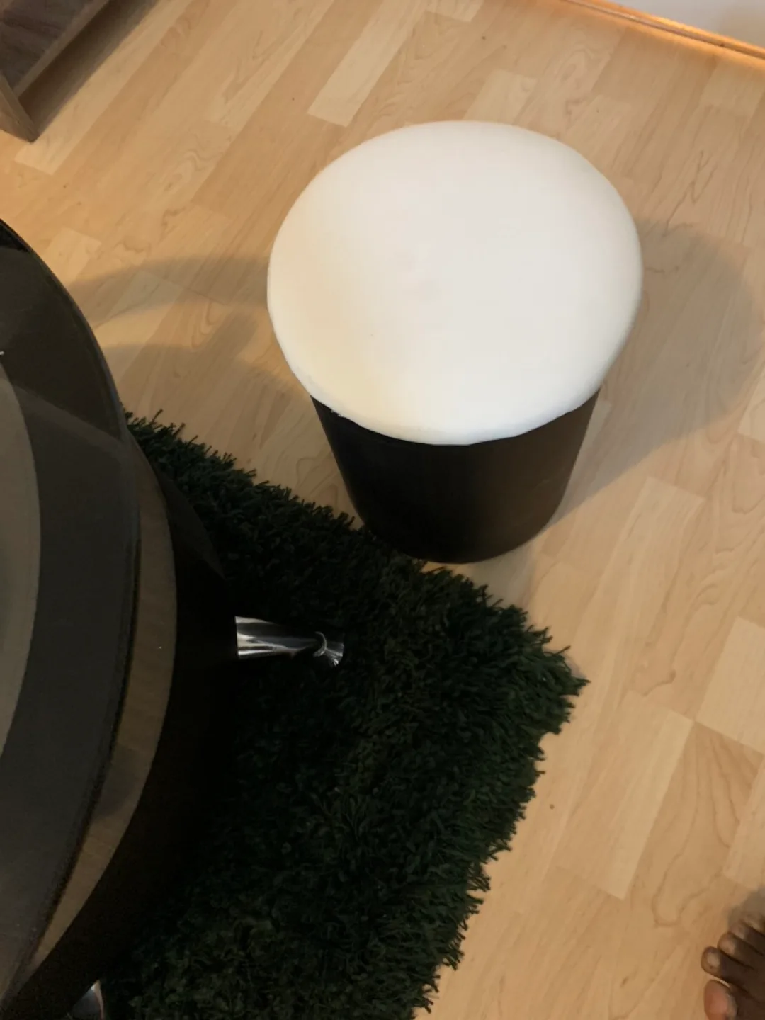 Modern coffee table with 2 seats image indicator(8)