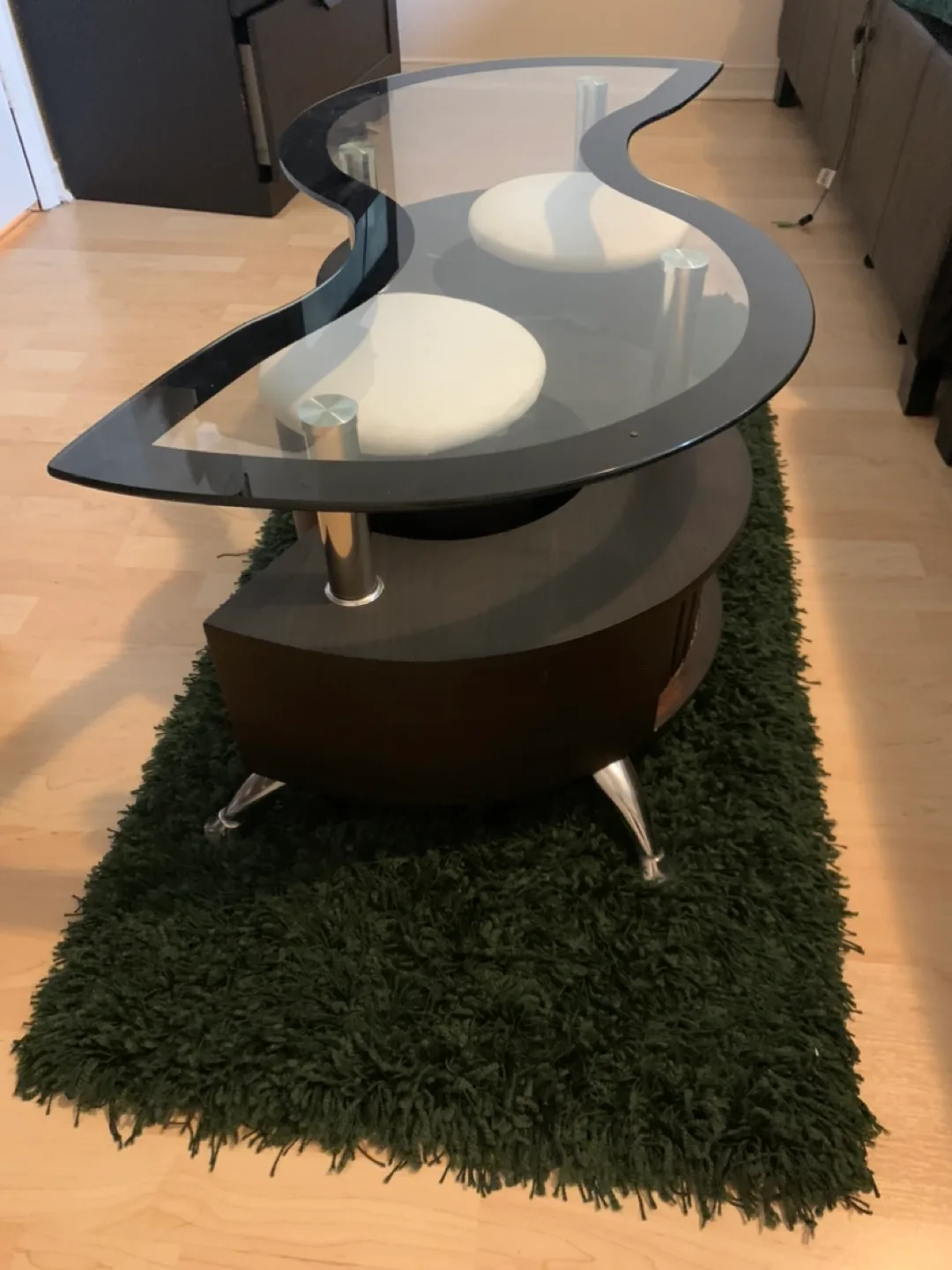 Modern coffee table with 2 seats image indicator(5)