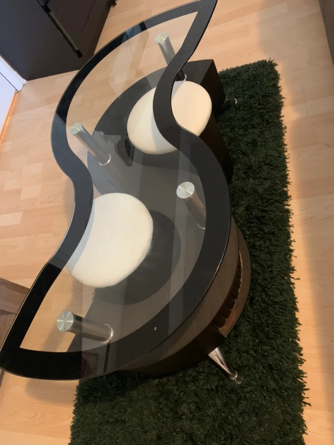 Modern coffee table with 2 seats image indicator(6)