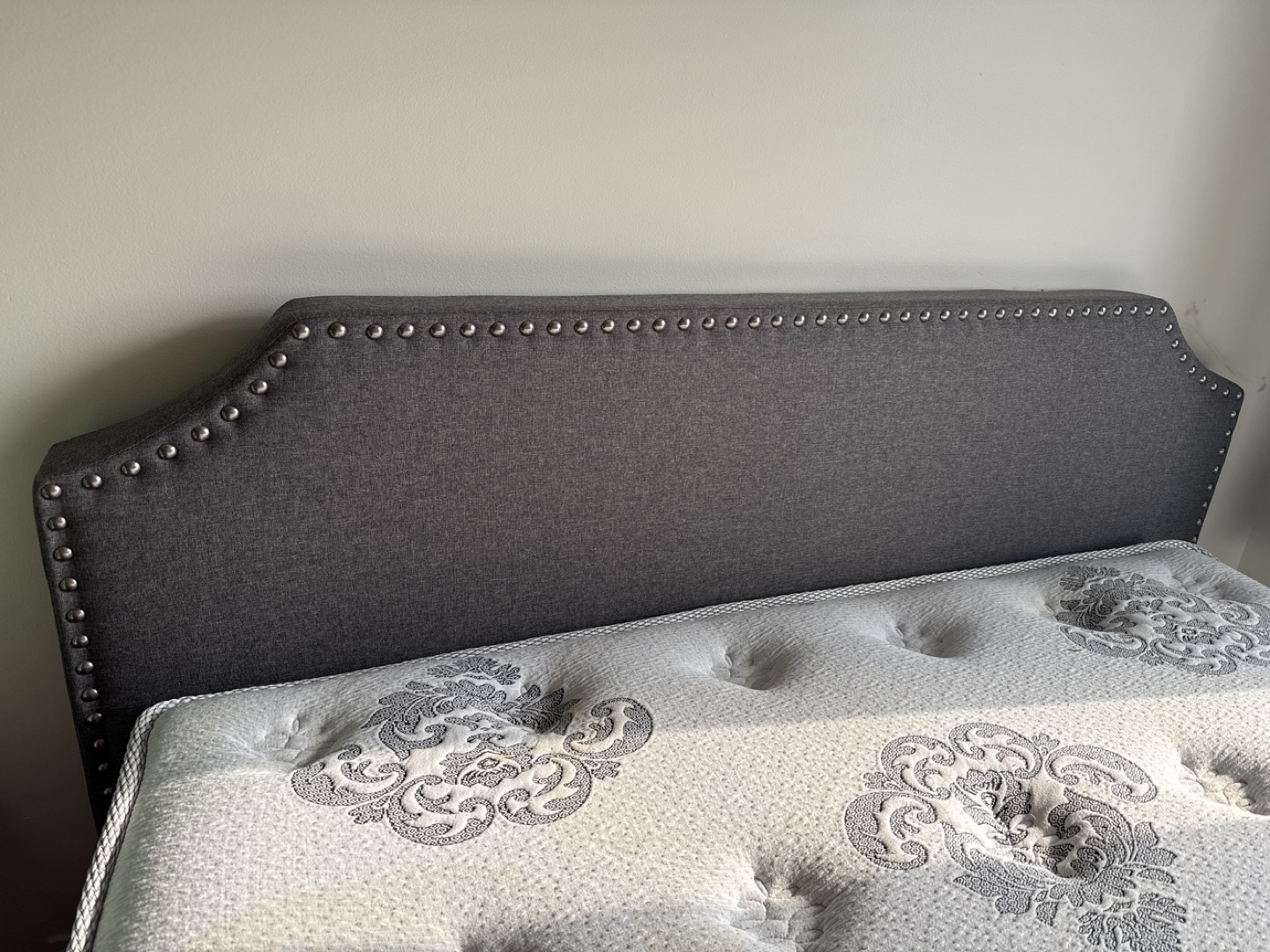 Queen Mattress and Headboard Set - photo 2