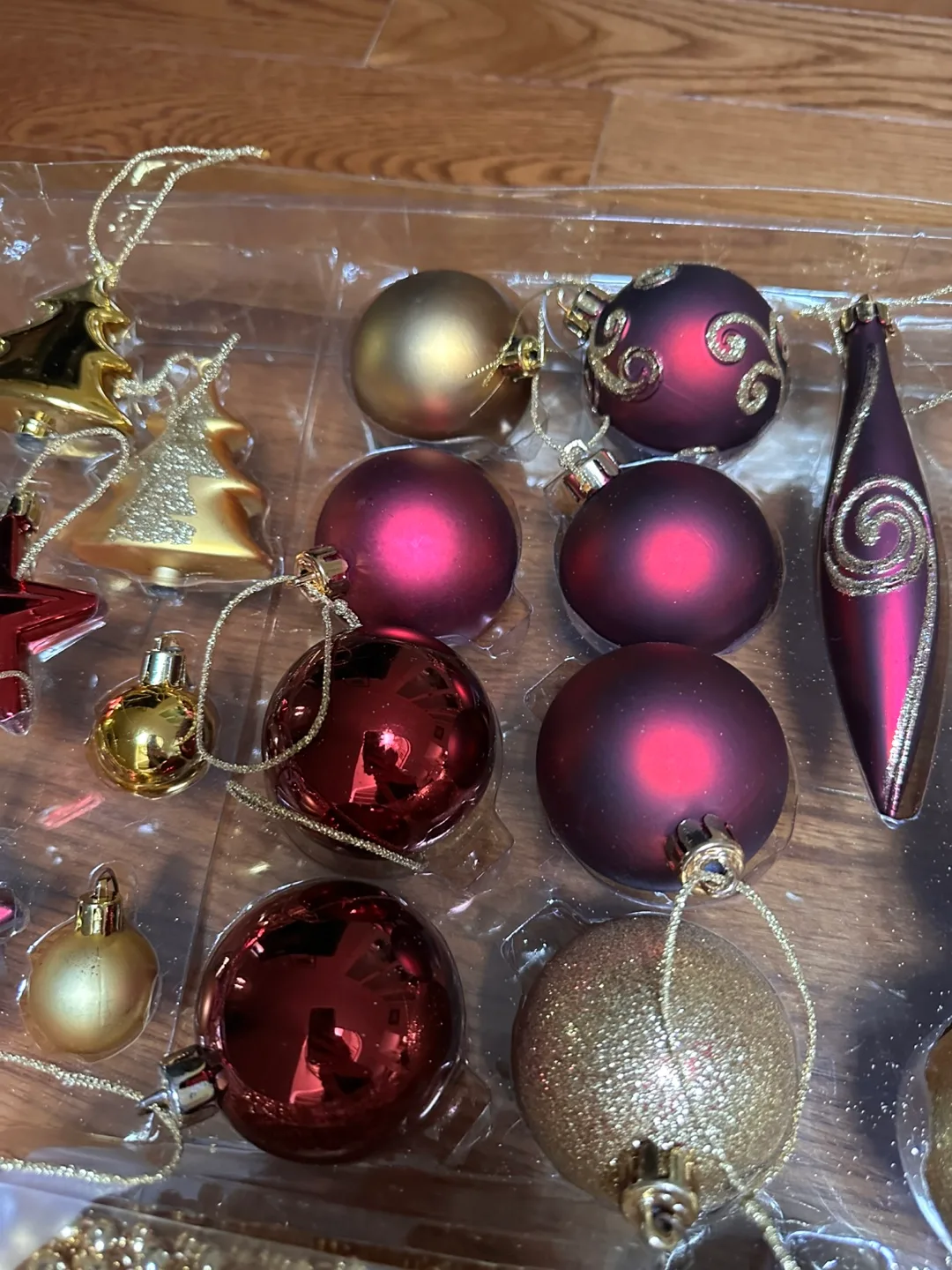 Christmas Ornament Set image indicator(3)