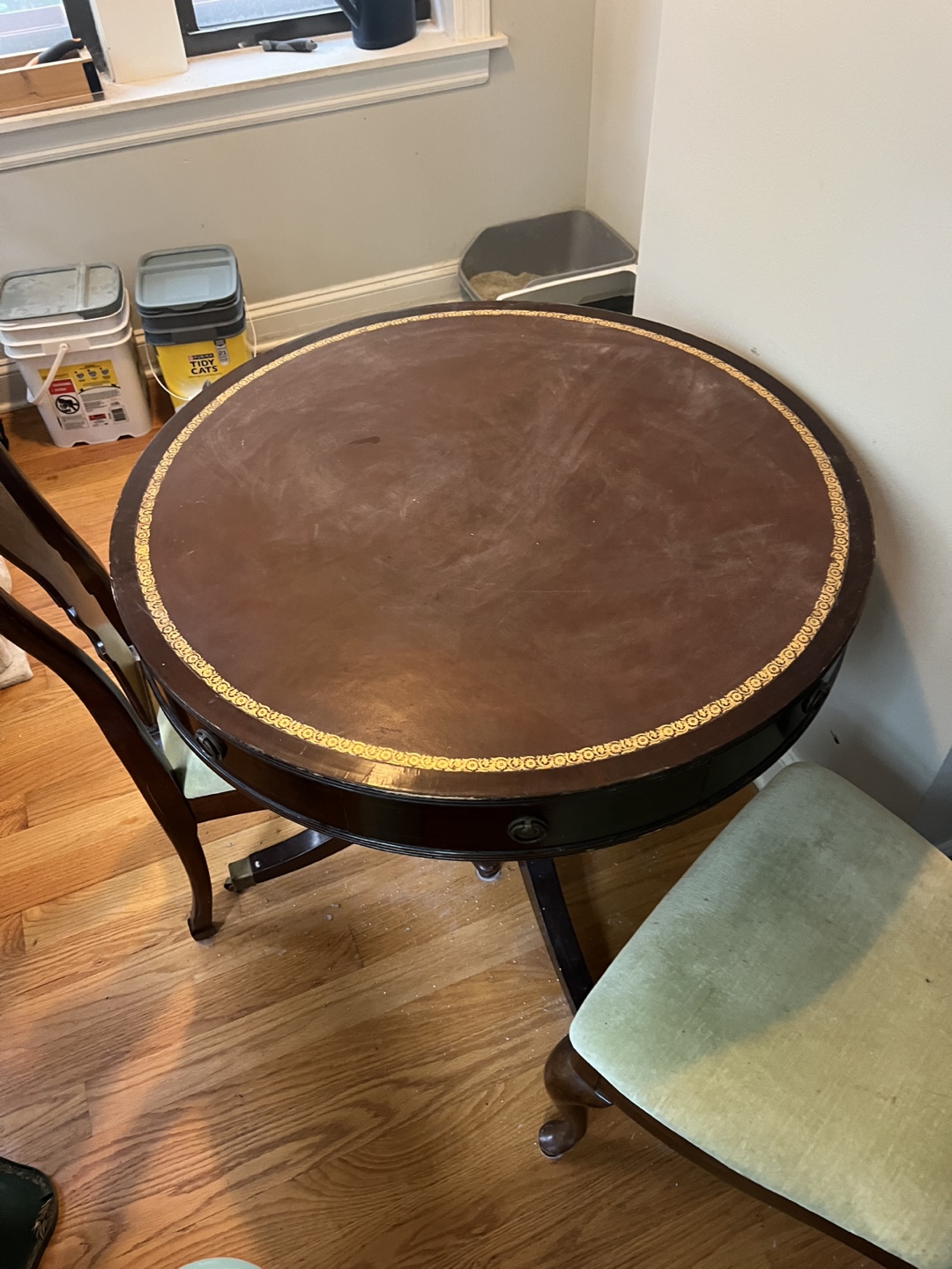 Round Dining Table with Two Chairs - photo 4