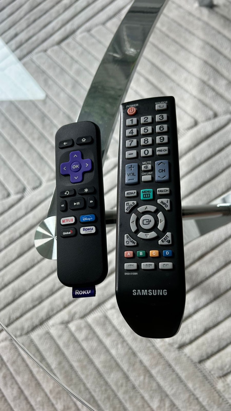 Samsung TV with Roku - 42 IN - photo 5