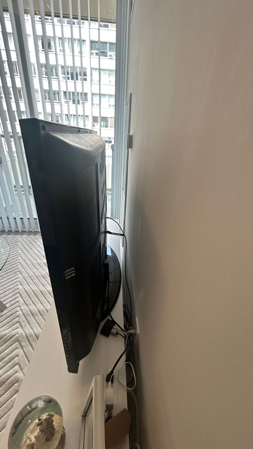 Samsung TV with Roku - 42 IN - photo 3