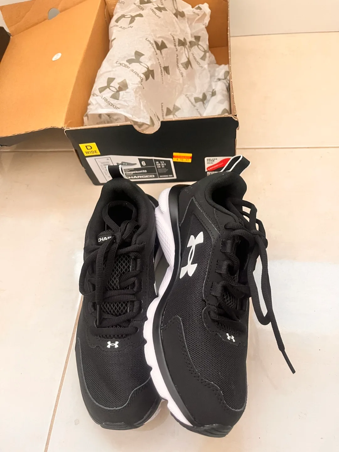 Under Armour Women's Charged Assert 9 D Black Sneakers - Size 6 image indicator(2)