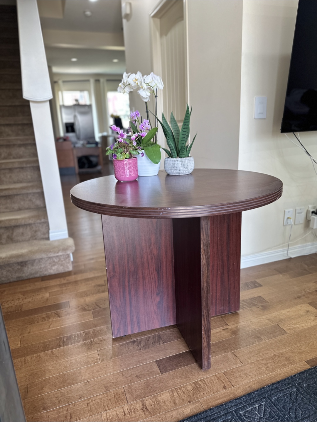 Round Wooden Table - photo 2