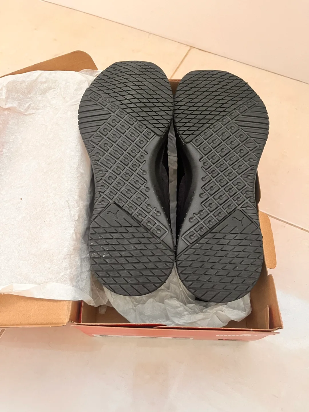 BNIB Puma Flyer Flex Wn's Sneakers - Size 6 image indicator(4)