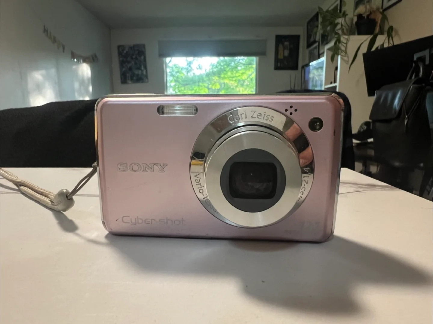 Sony Cybershot Digital Camera thumbnail