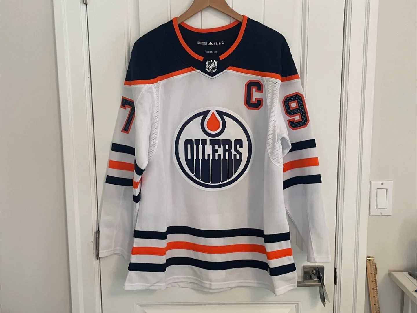 BNWT Authentic Adidas Edmonton Oilers Connor McDavid Jersey 52 thumbnail