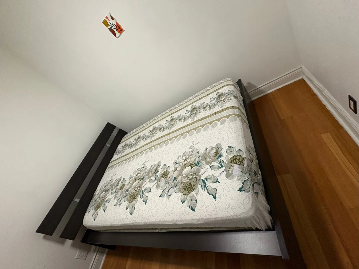 IKEA Hopen Queen Bed Frame with Mattress image indicator(3)