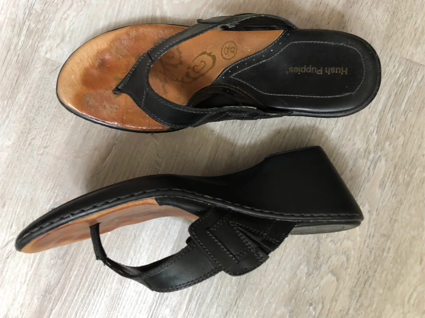 Hush Puppies image indicator(3)