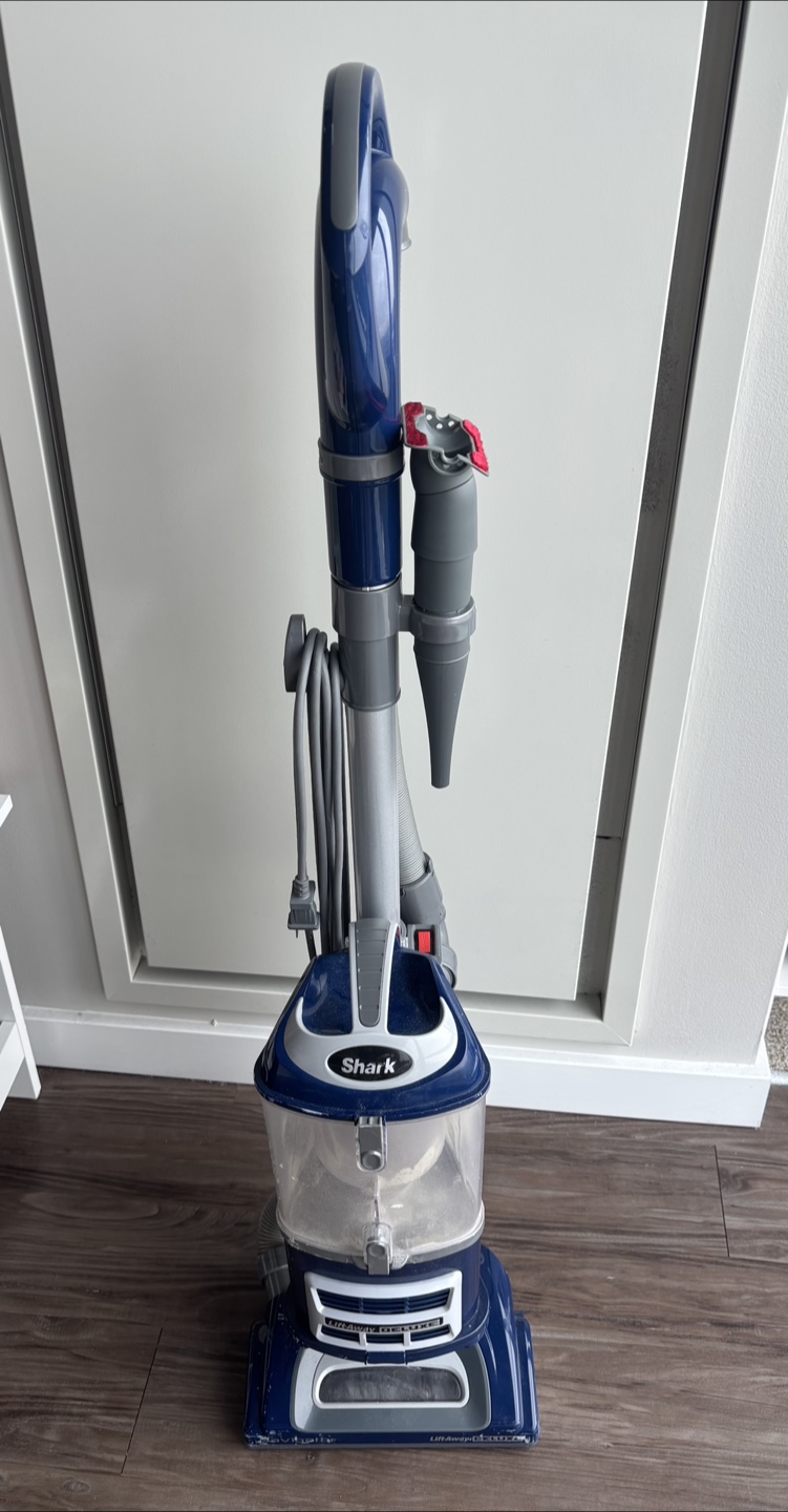 Shark Upright Vacuum Cleaner