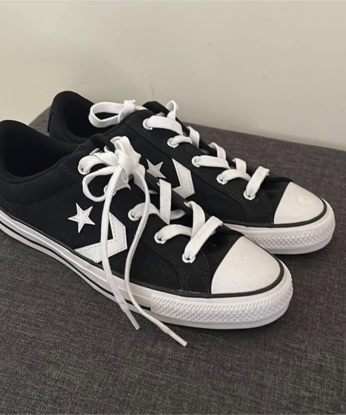 BEAUTIFUL WOMENS Converse Sneakers . - photo 5
