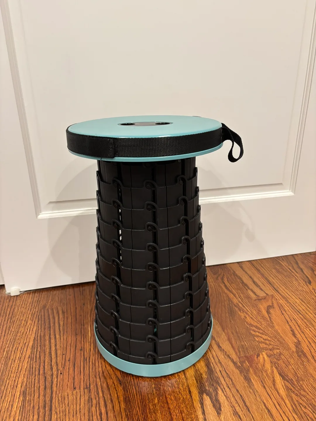 Retractable Portable Stool thumbnail
