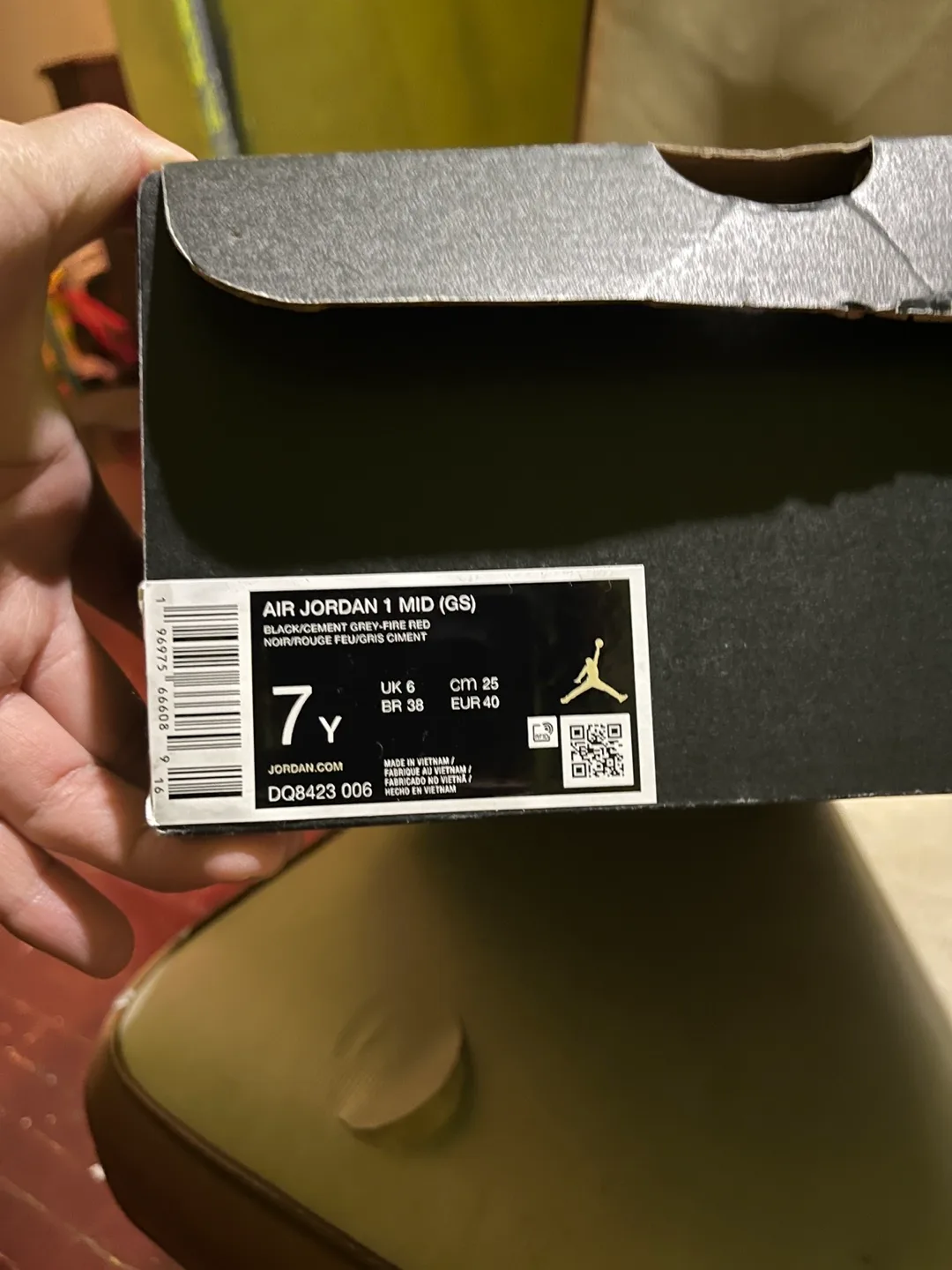 Air Jordan 1 Mid ( GS)  Black/Cement Grey/Fire Red image indicator(4)