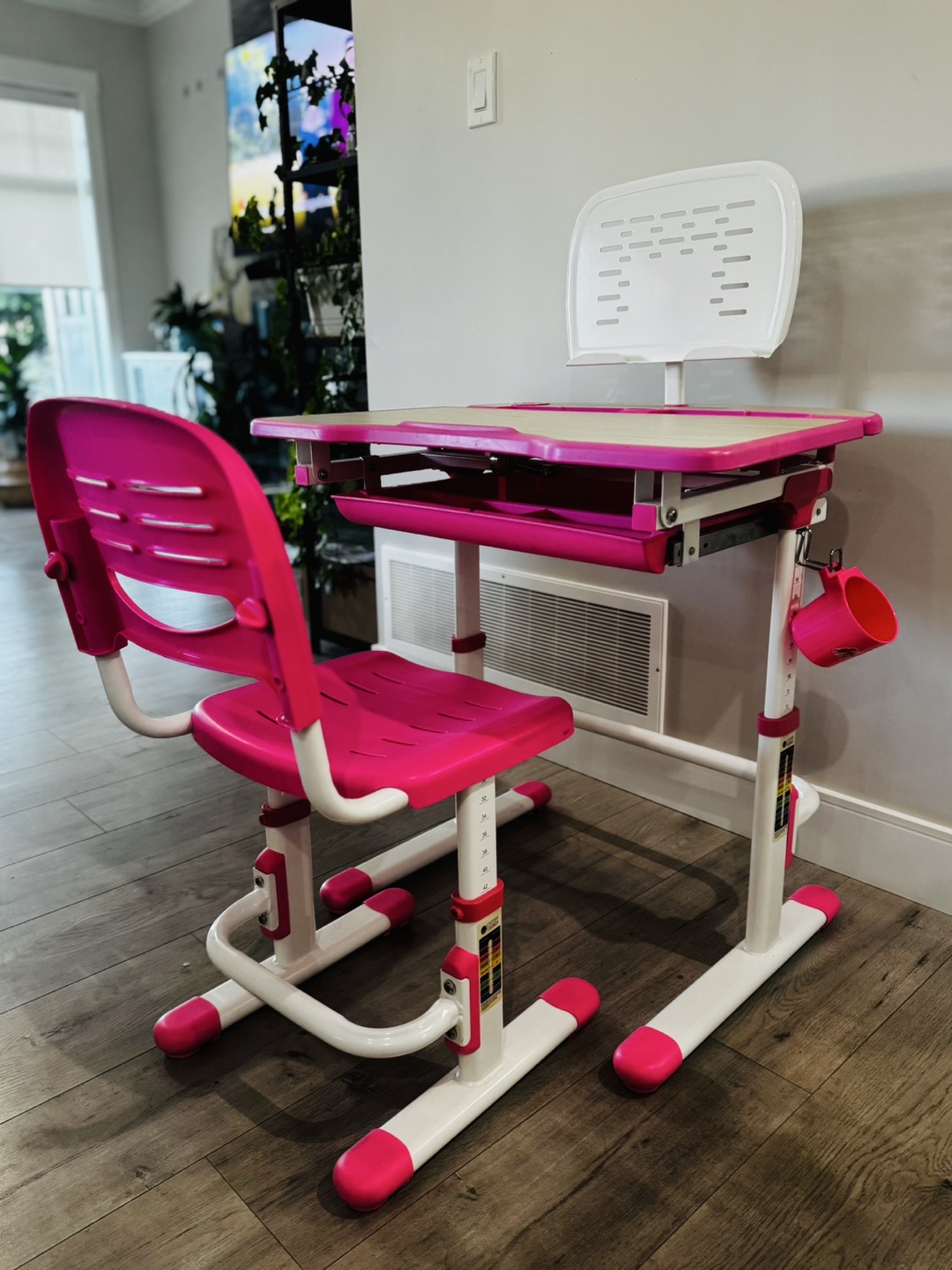 Adjustable Desk and Chair Set - Pink and White - photo 3
