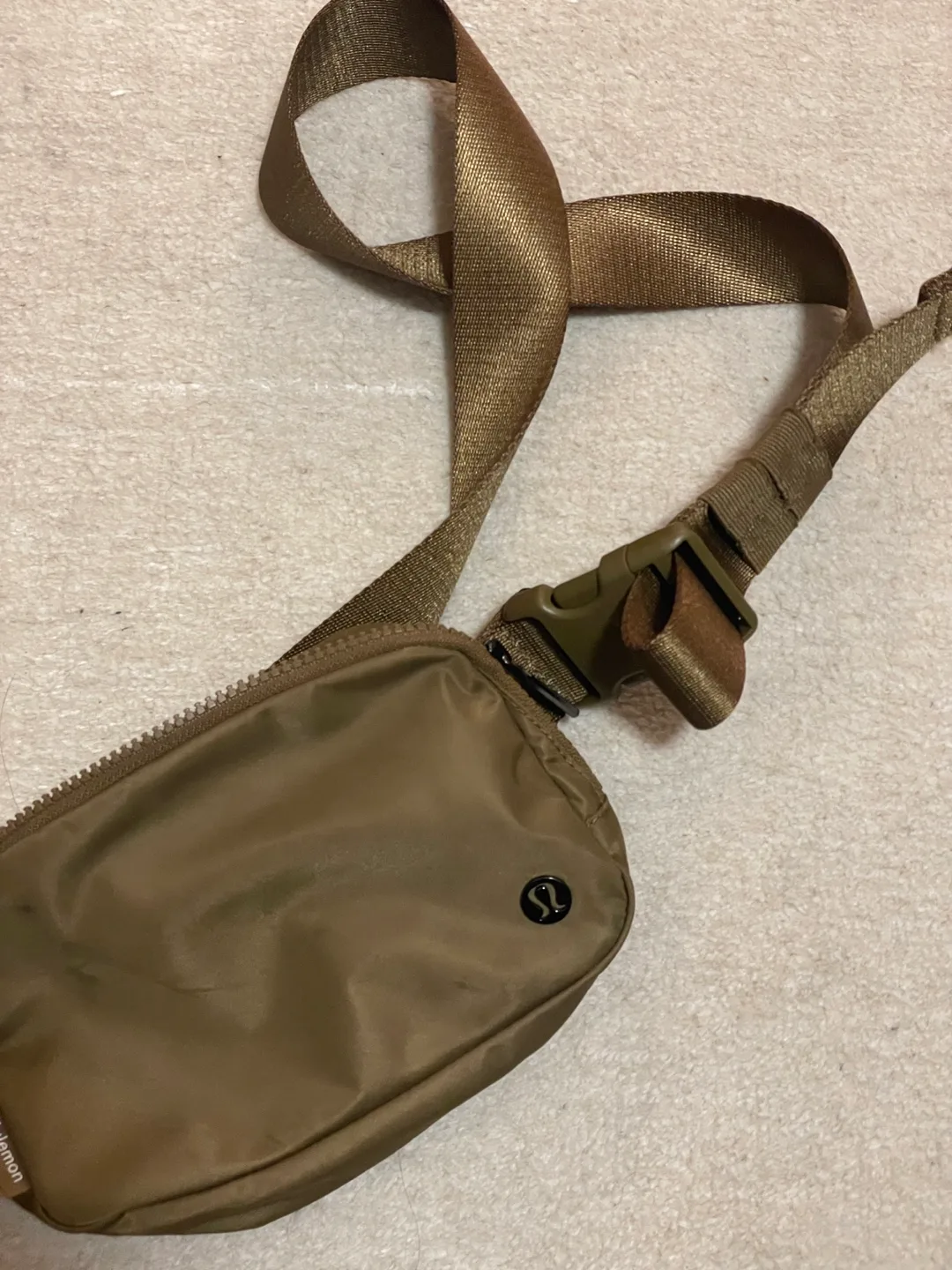 Lululemon everyday belt bag thumbnail