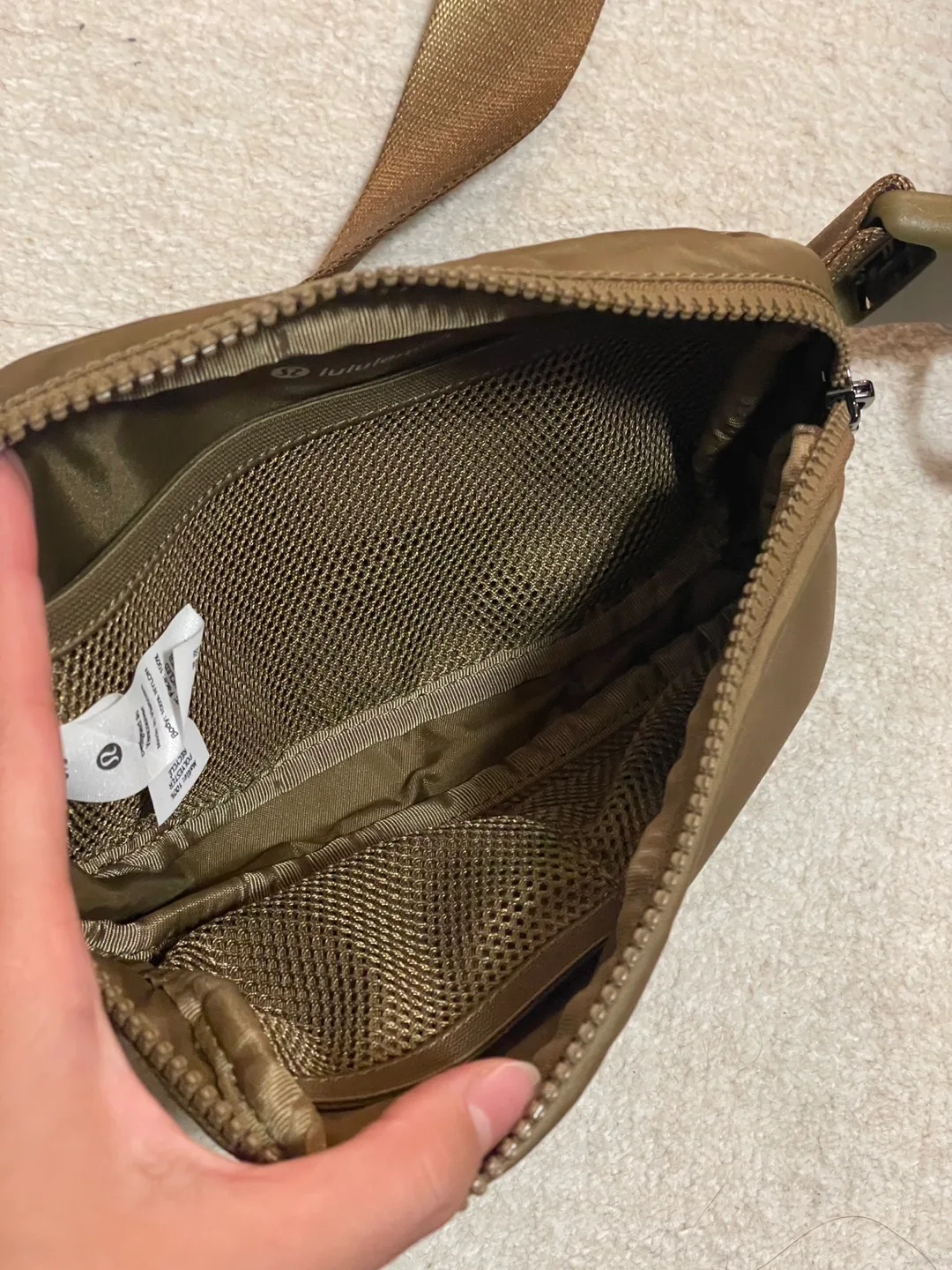 Lululemon everyday belt bag image indicator(3)