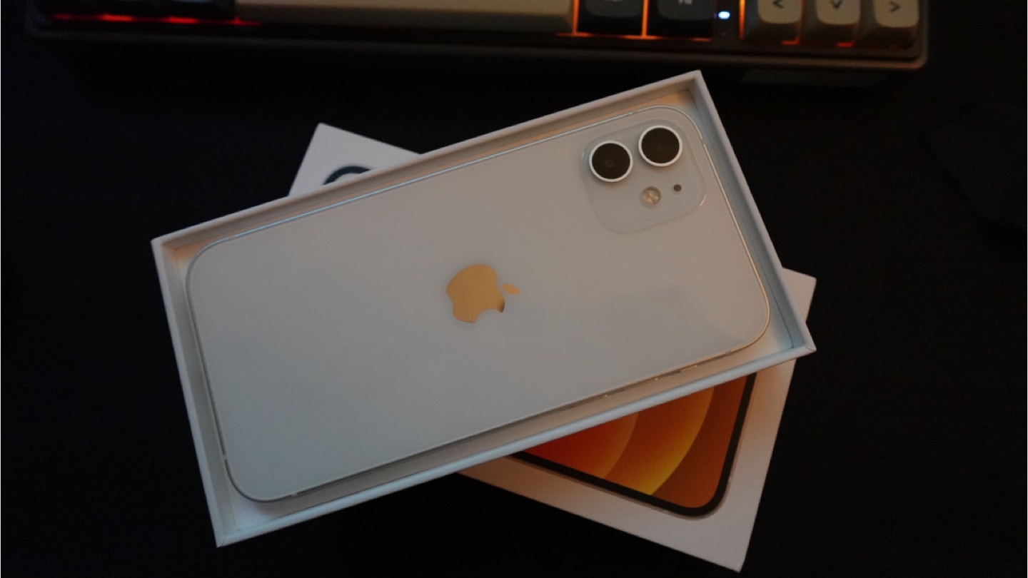 Apple iPhone 12 - White 64GB - photo 4