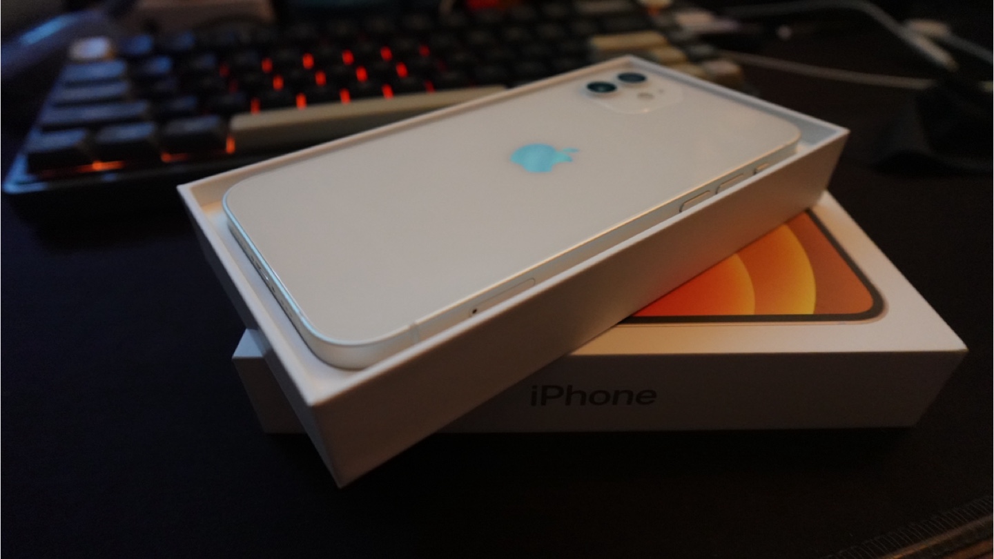 Apple iPhone 12 - White 64GB - photo 3