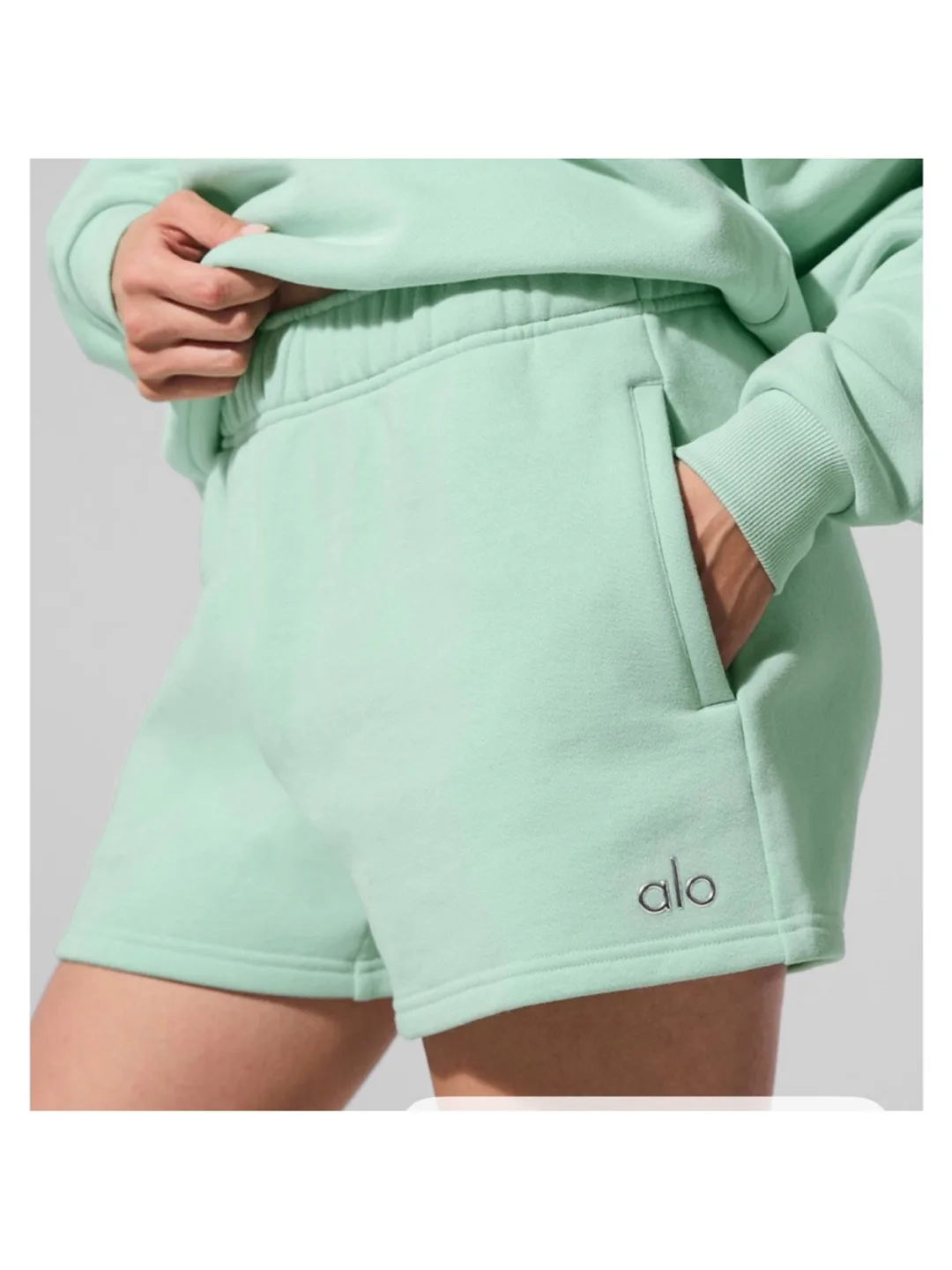 NWT Alo Yoga Accolade Shorts thumbnail