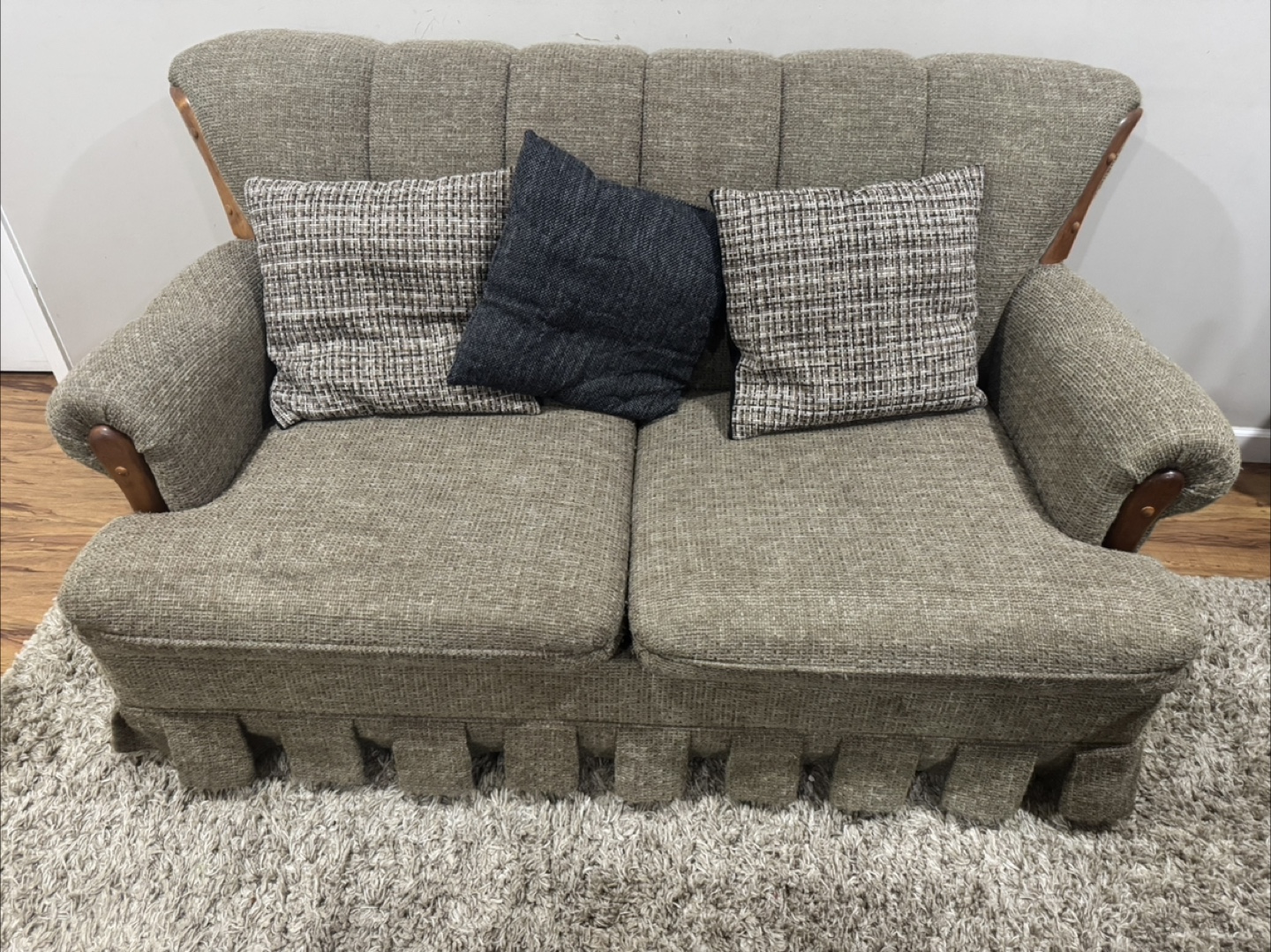 Vintage Loveseat and Coffee Table Set - photo 2