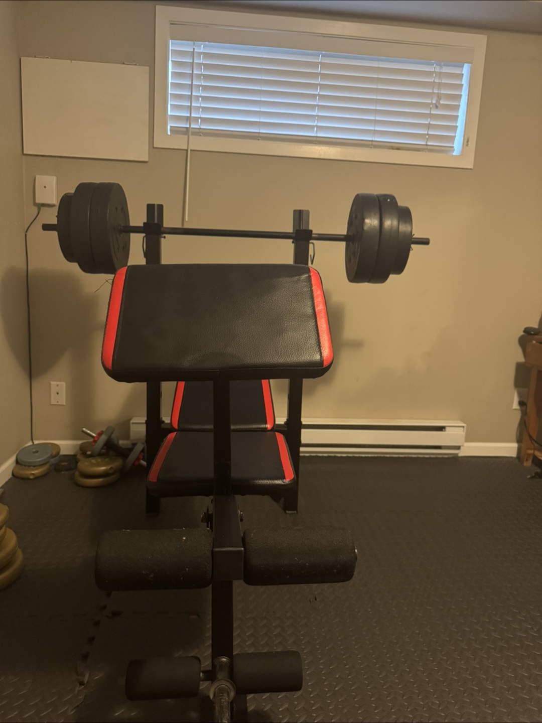 Bench press - photo 2