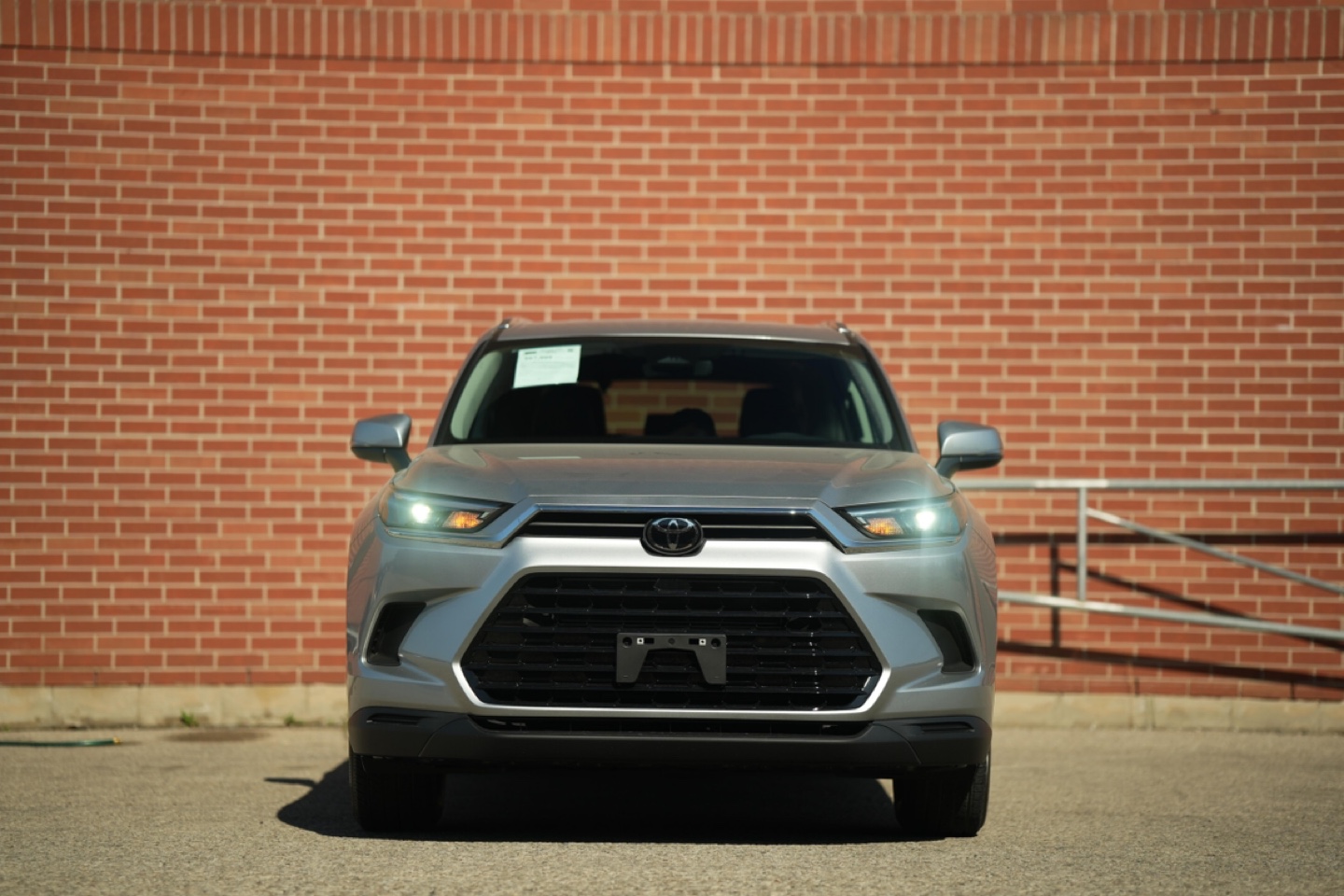 2025 Toyota Grand Highlander Hybrid XLE AWD - photo 2