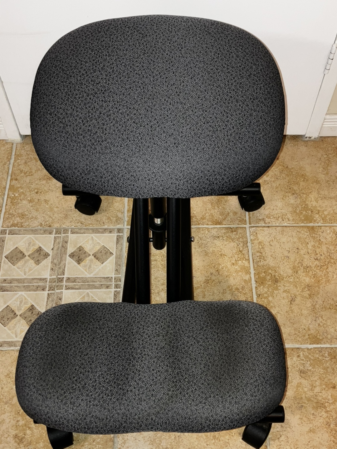 Gray Kneeling chair - chaise à genoux - photo 3