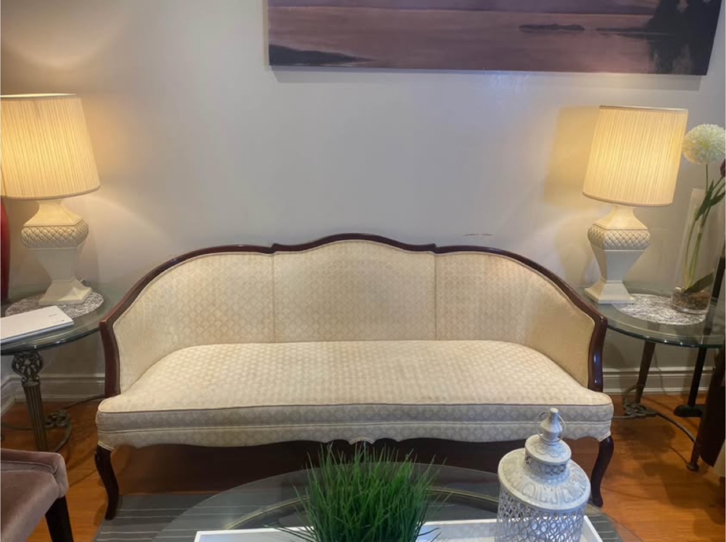 Elegant beige Sofa