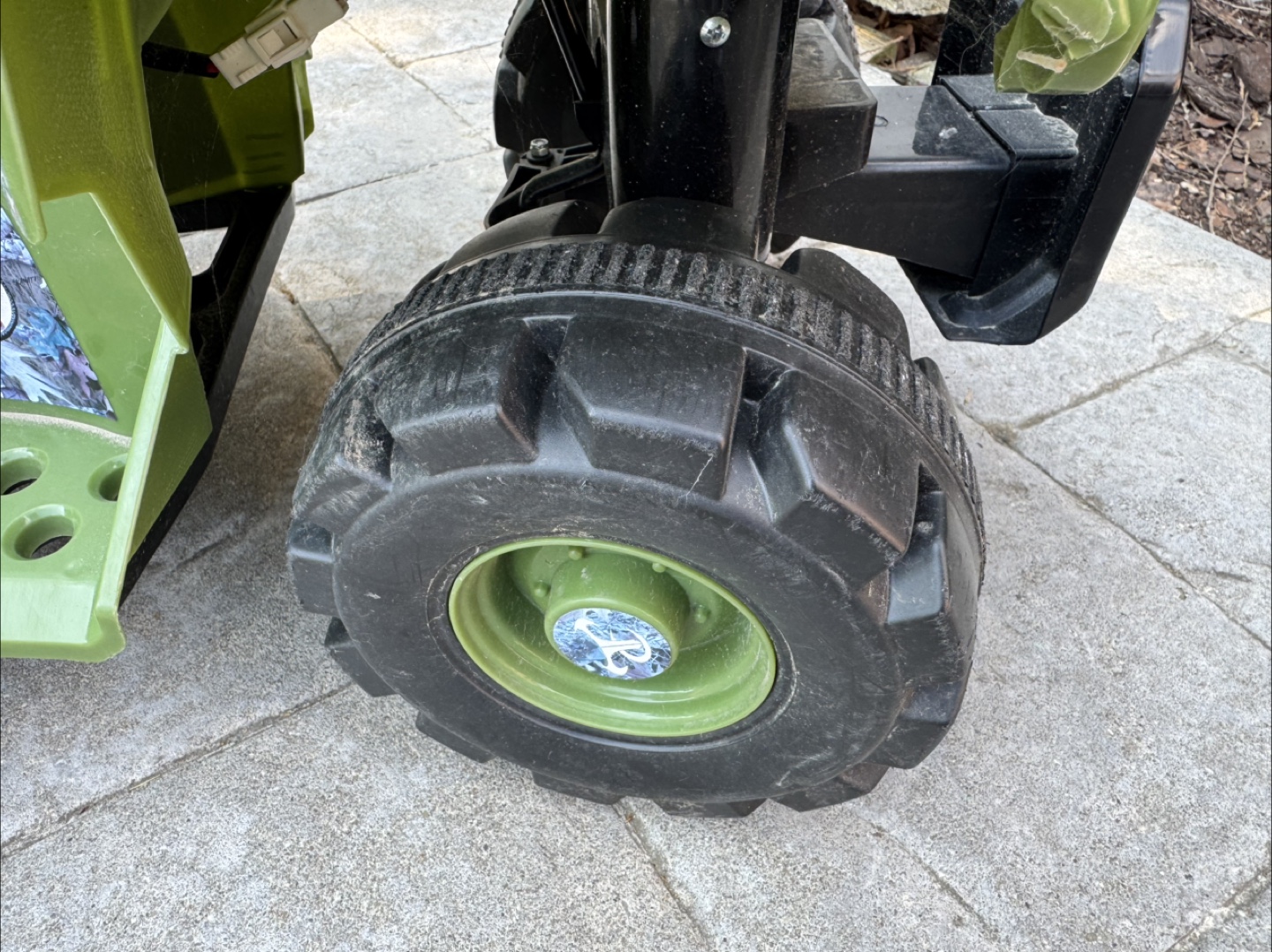 Green Huffy ATV Ride-On Toy - photo 5