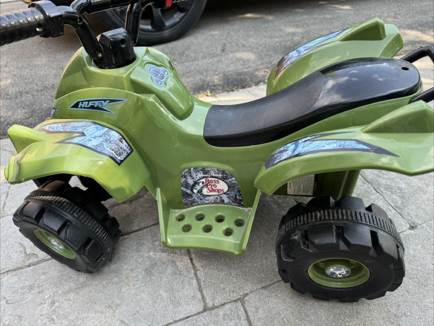Green Huffy ATV Ride-On Toy - photo 3