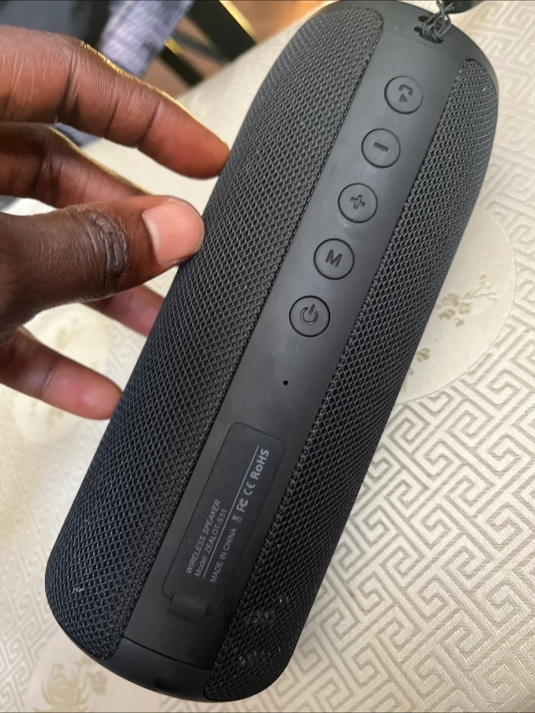 Zealot wireless speaker image indicator(2)