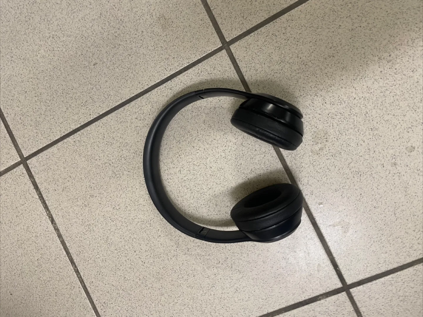 Beats Solo3 Wireless Headphones image indicator(4)