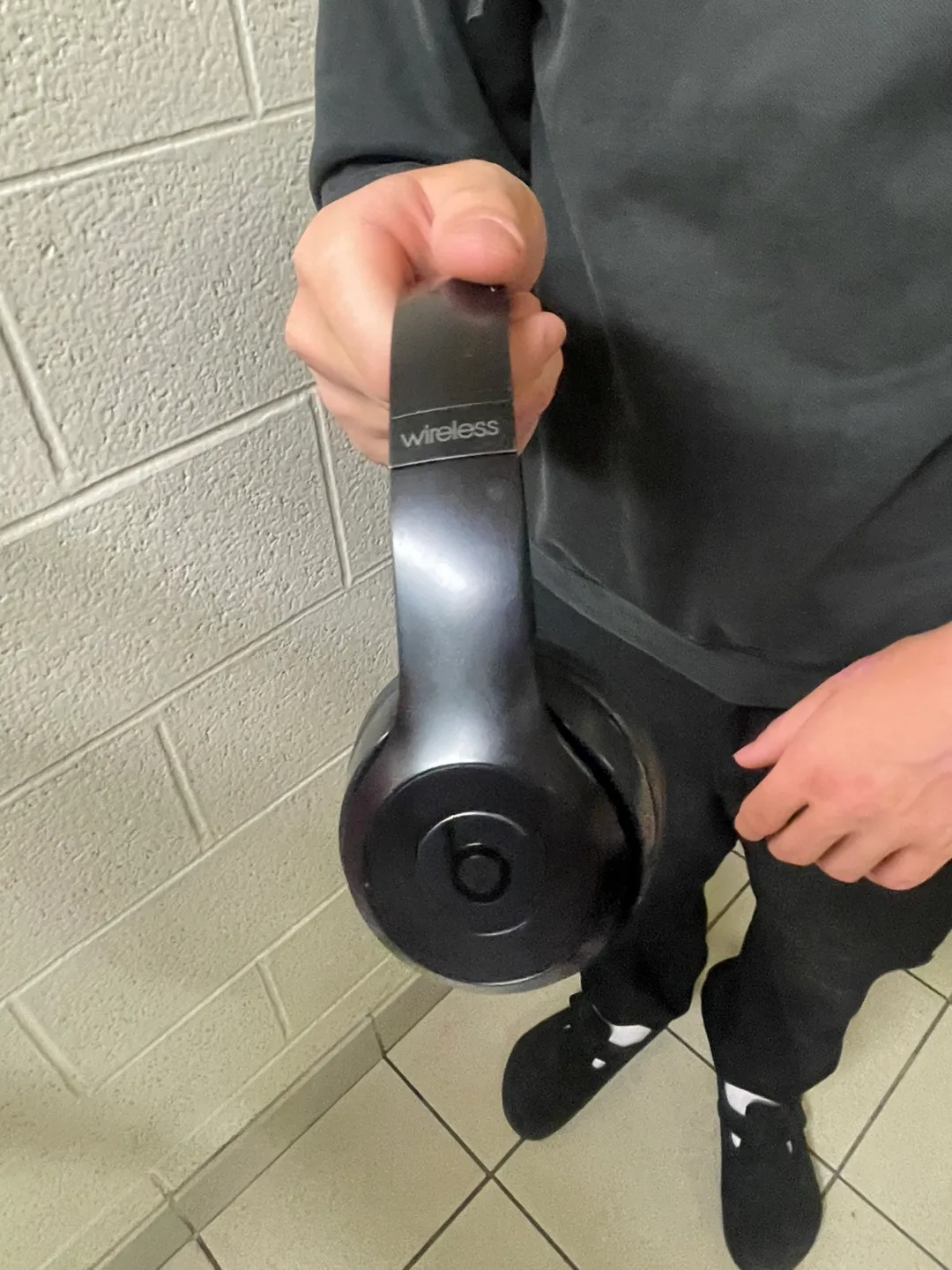 Beats Solo3 Wireless Headphones image indicator(2)