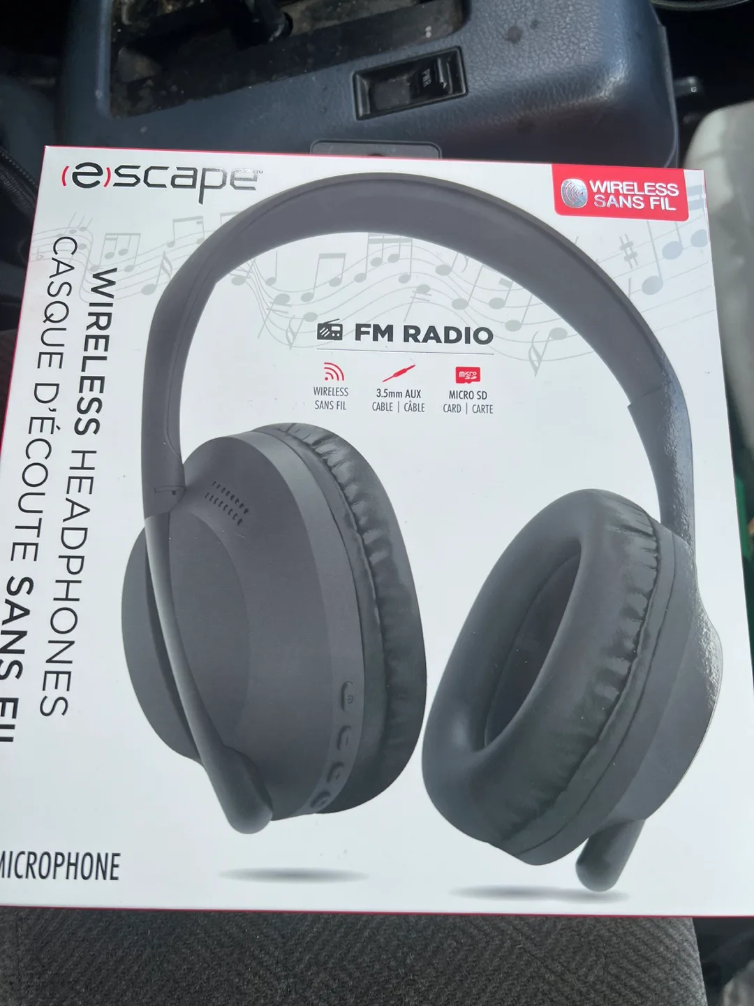 Wireless Headphones with FM Radio thumbnail