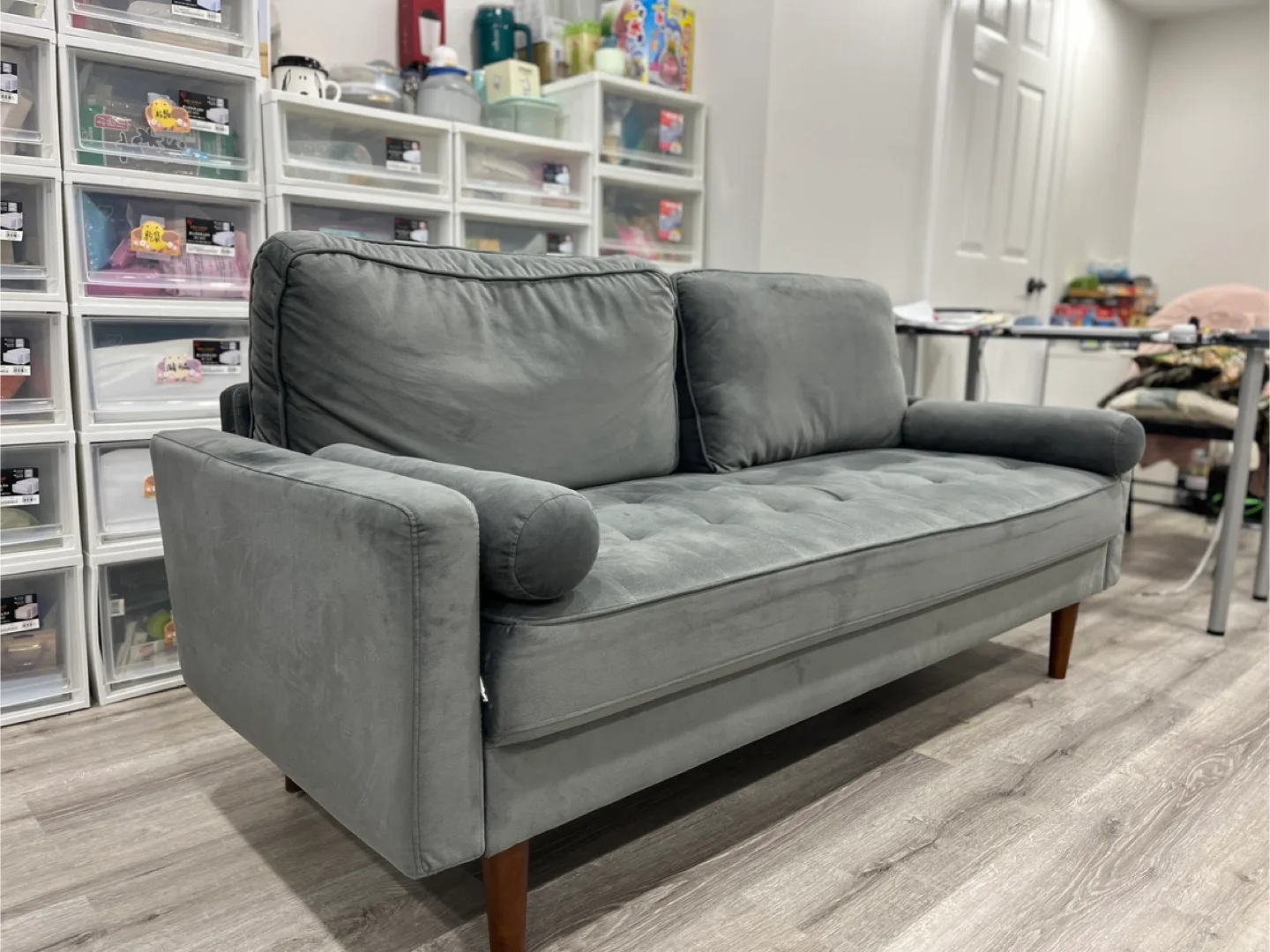 90% new🌈🌸Grey Velvet Couch image indicator(3)