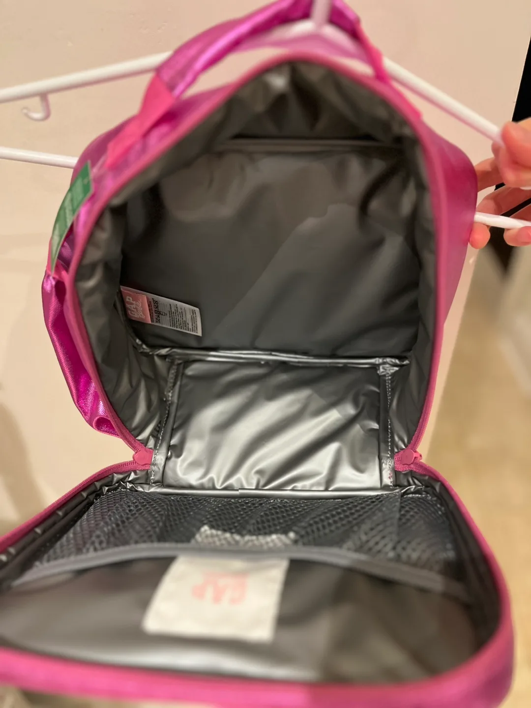 BNWT SOLD OUT gap x Barbie sparkle pink insulated lunch box image indicator(3)