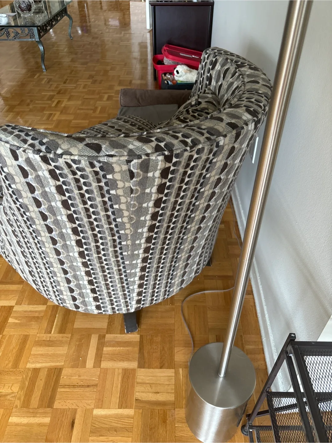 MUST GO TODAY Accent Chair with Unique Pattern💚 image indicator(3)