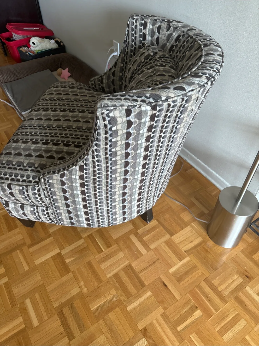 MUST GO TODAY Accent Chair with Unique Pattern💚 image indicator(2)