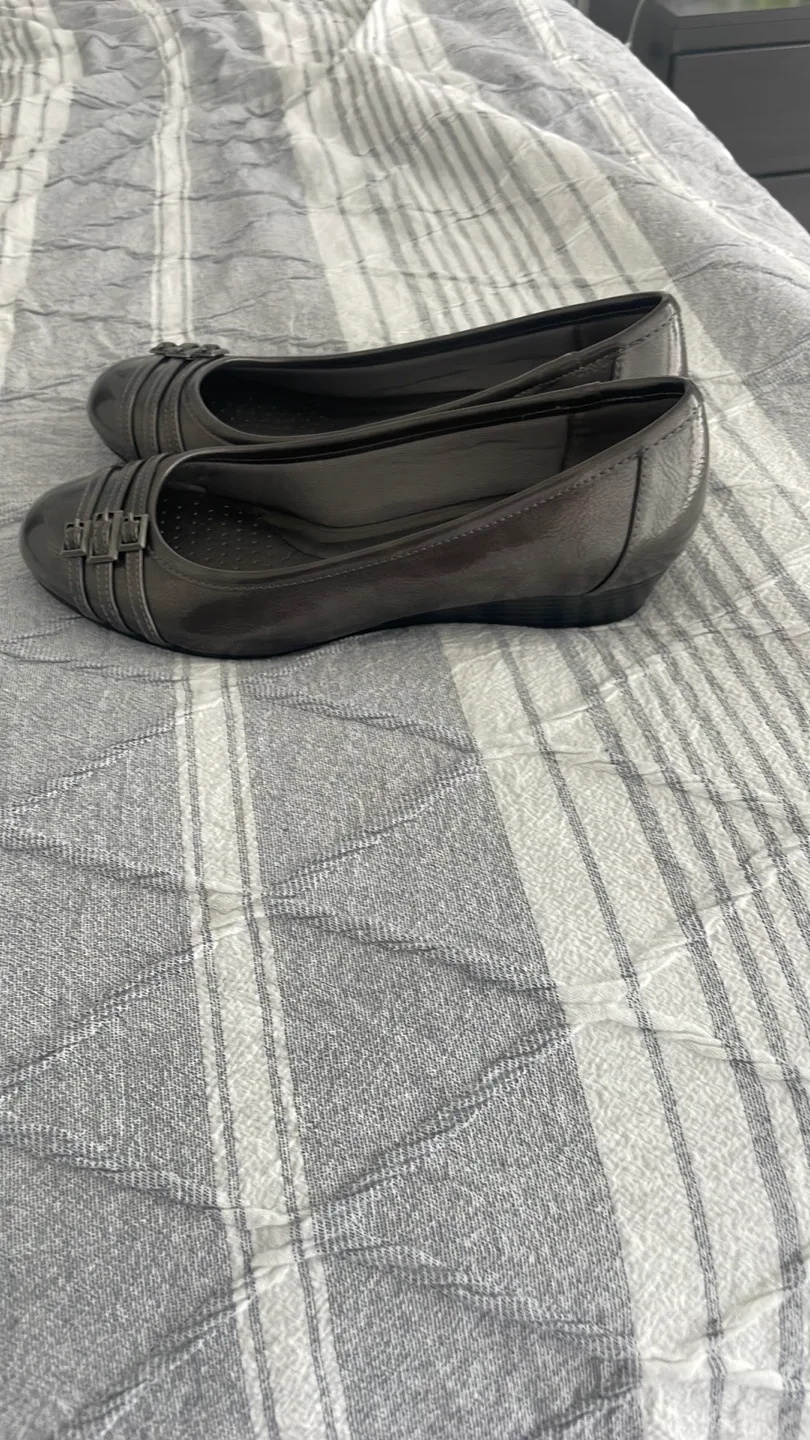 LifeStride Silver Flats NEW image indicator(2)