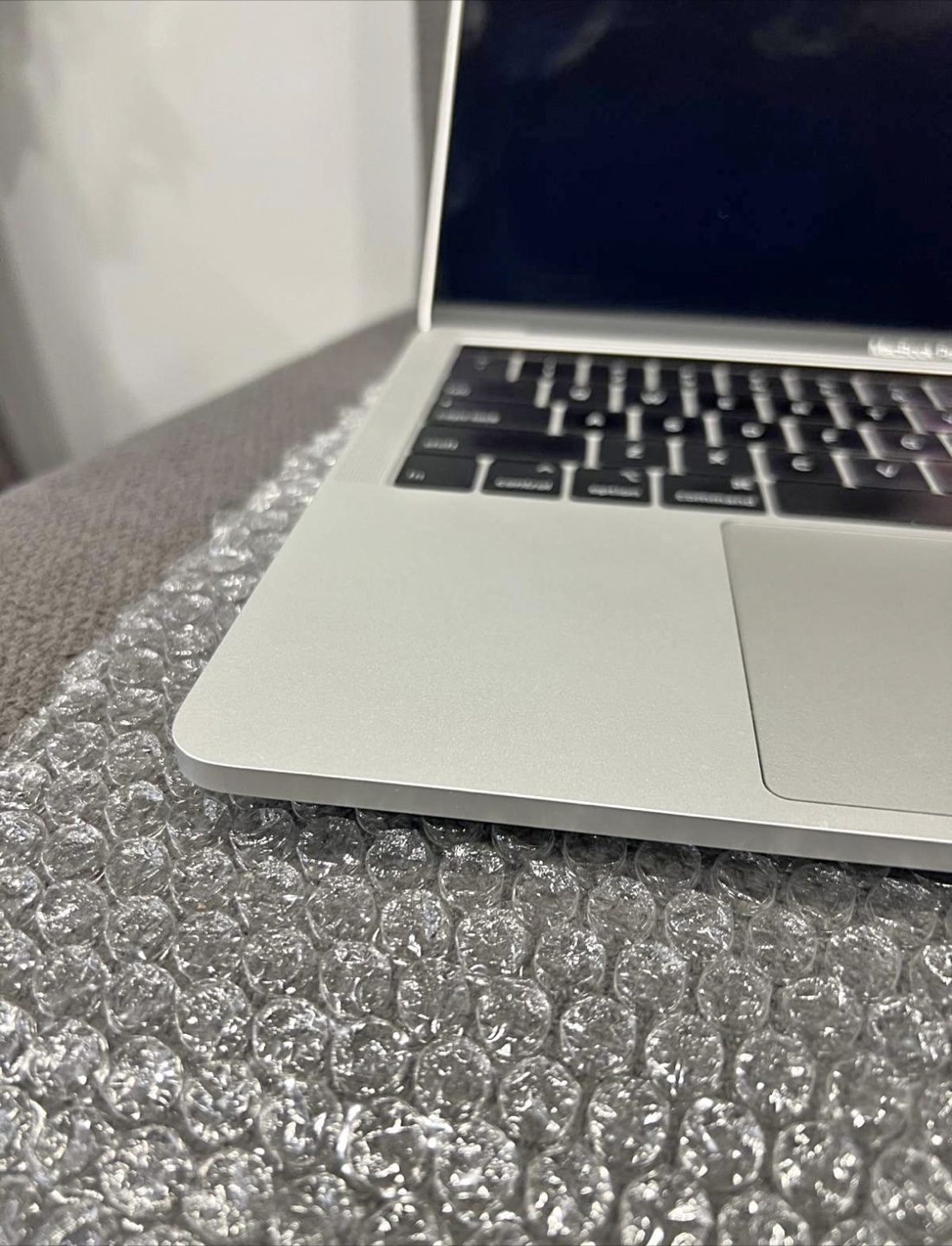 MacBook Pro 13-inch 2019 with charger - photo 2